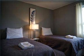 2 Bedroom Harbor Front Condo 9U